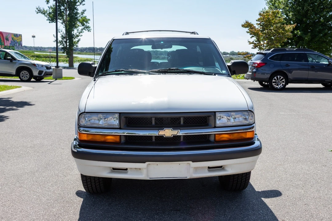 2001 Chevrolet S-10 Blazer 2nd Gen - Image 3 of 31