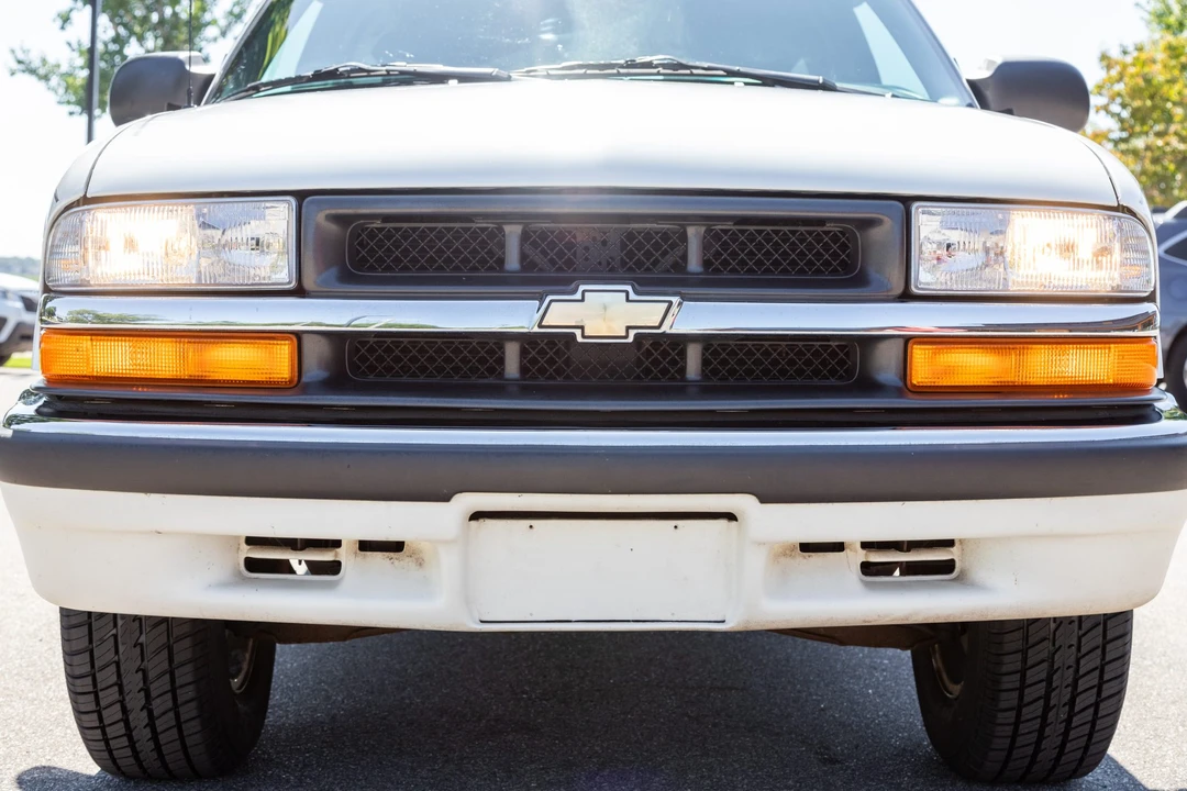 2001 Chevrolet S-10 Blazer 2nd Gen - Image 17 of 31