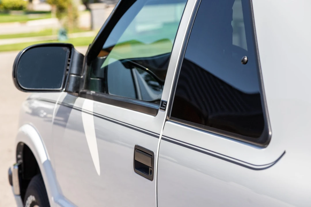 2001 Chevrolet S-10 Blazer 2nd Gen - Image 28 of 31