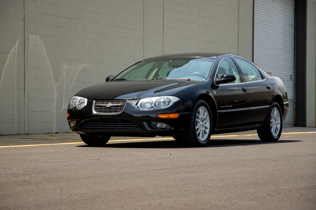 2001 Chrysler 300 - Image 4 of 31