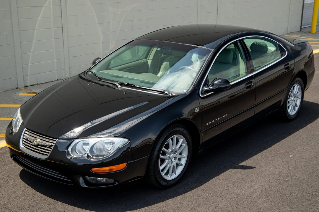 2001 Chrysler 300 - Image 3 of 31