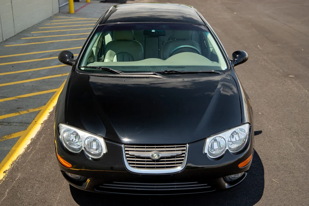 2001 Chrysler 300 - Image 6 of 31