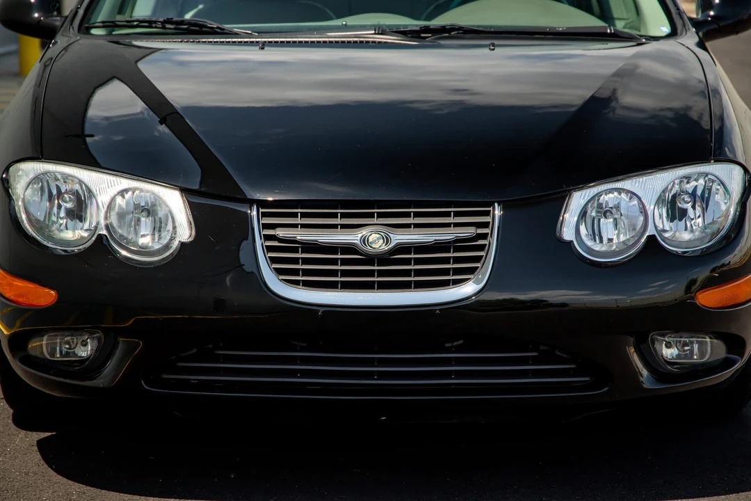 2001 Chrysler 300 - Image 20 of 31