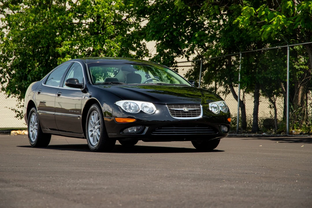 2001 Chrysler 300 - Image 7 of 31