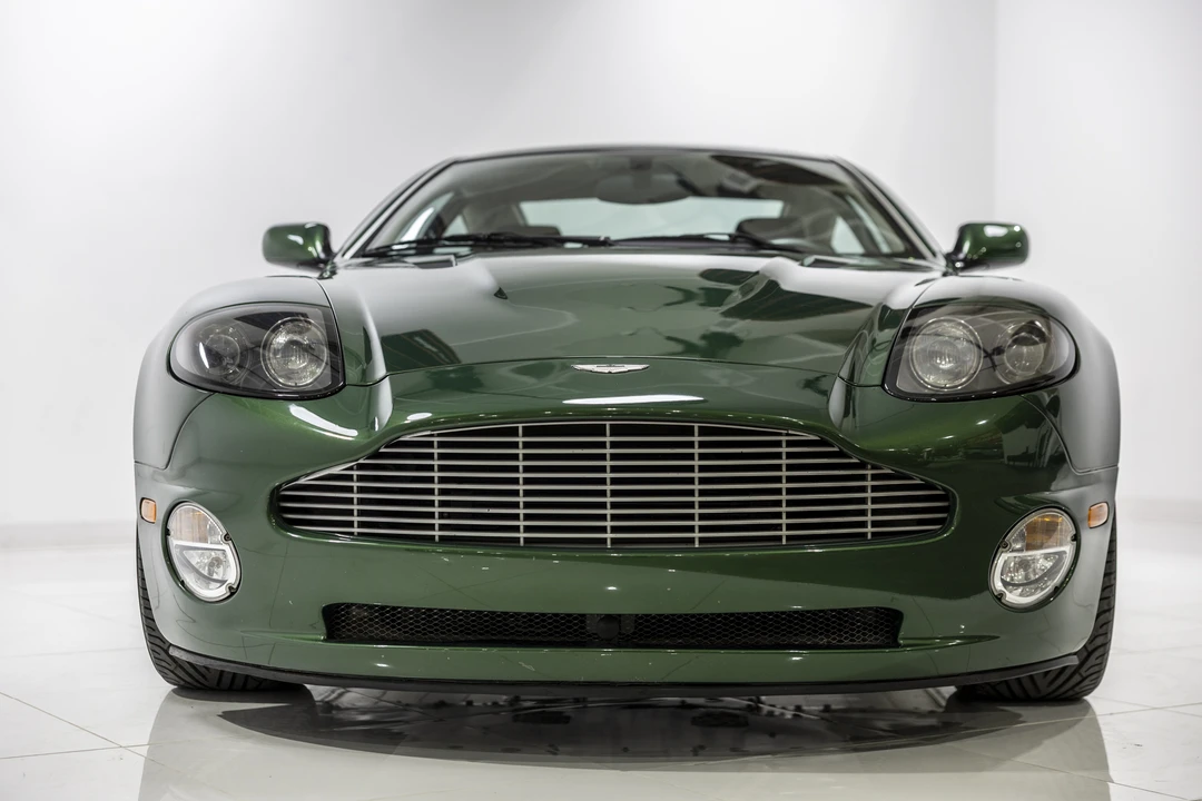 2002 Aston Martin Vanquish 1st Gen - Image 10 of 31