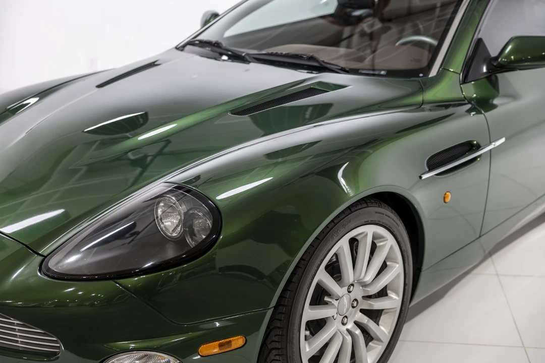 2002 Aston Martin Vanquish 1st Gen - Image 12 of 31