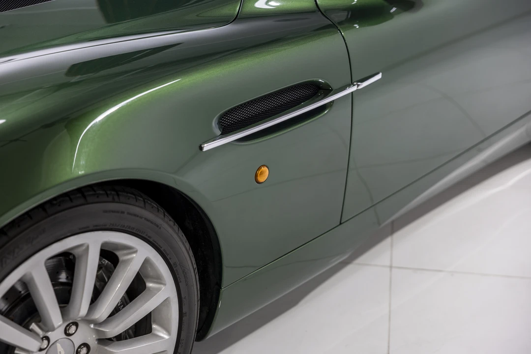 2002 Aston Martin Vanquish 1st Gen - Image 18 of 31