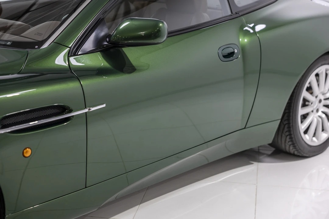 2002 Aston Martin Vanquish 1st Gen - Image 16 of 31