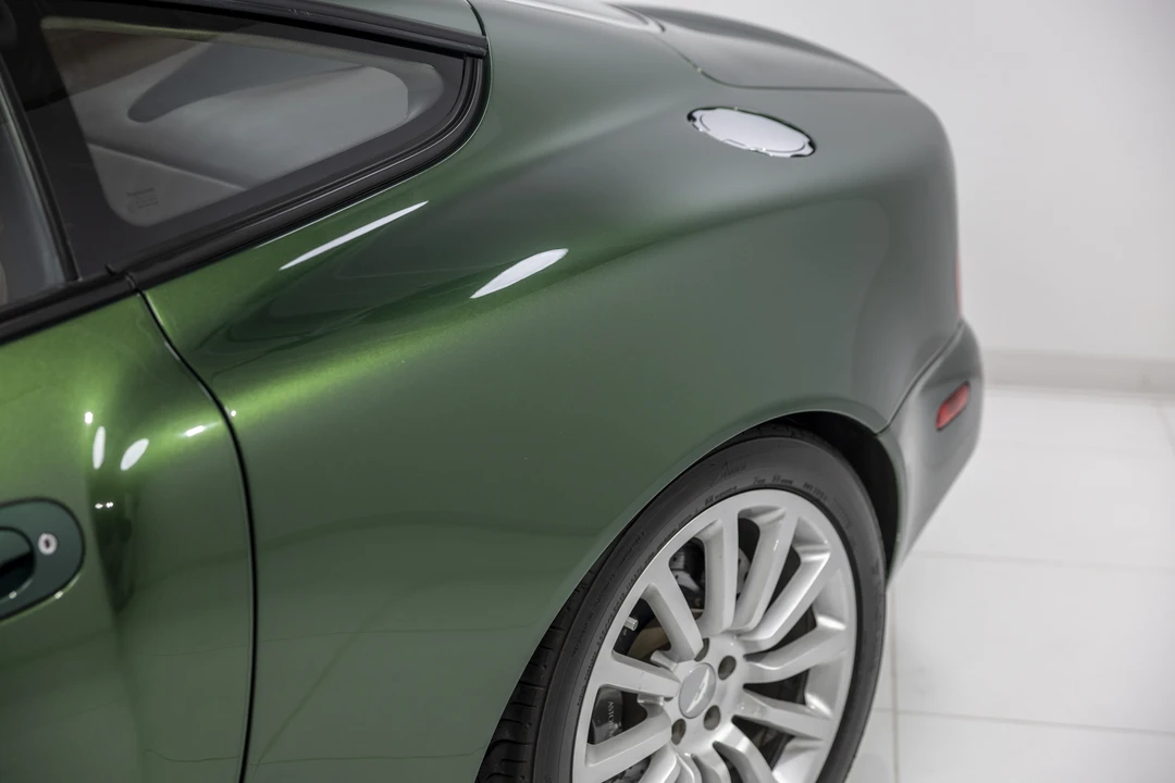 2002 Aston Martin Vanquish 1st Gen - Image 26 of 31