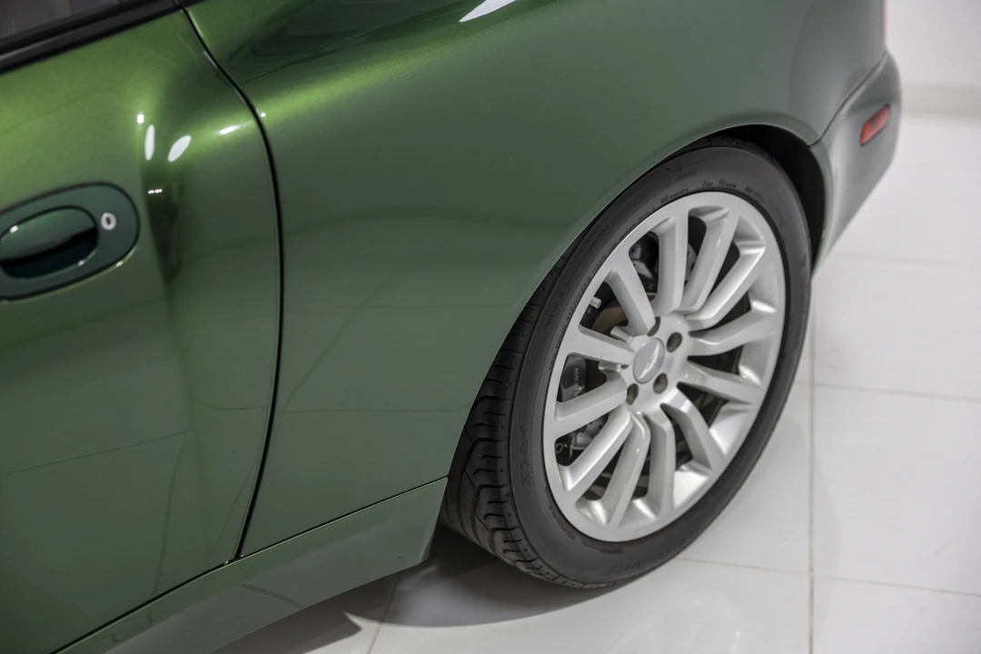 2002 Aston Martin Vanquish 1st Gen - Image 25 of 31
