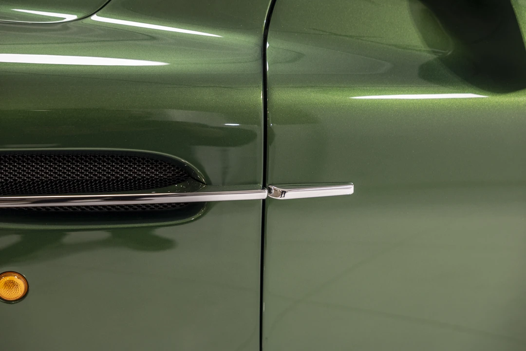 2002 Aston Martin Vanquish 1st Gen - Image 20 of 31