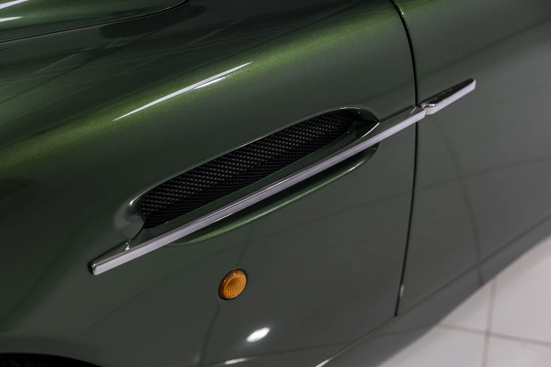 2002 Aston Martin Vanquish 1st Gen - Image 19 of 31