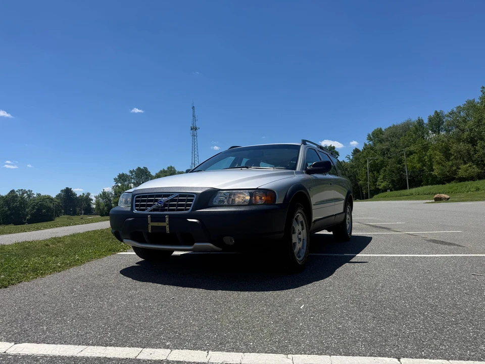 2002 Volvo V70 XC/XC70 2nd Gen - Image 5 of 31