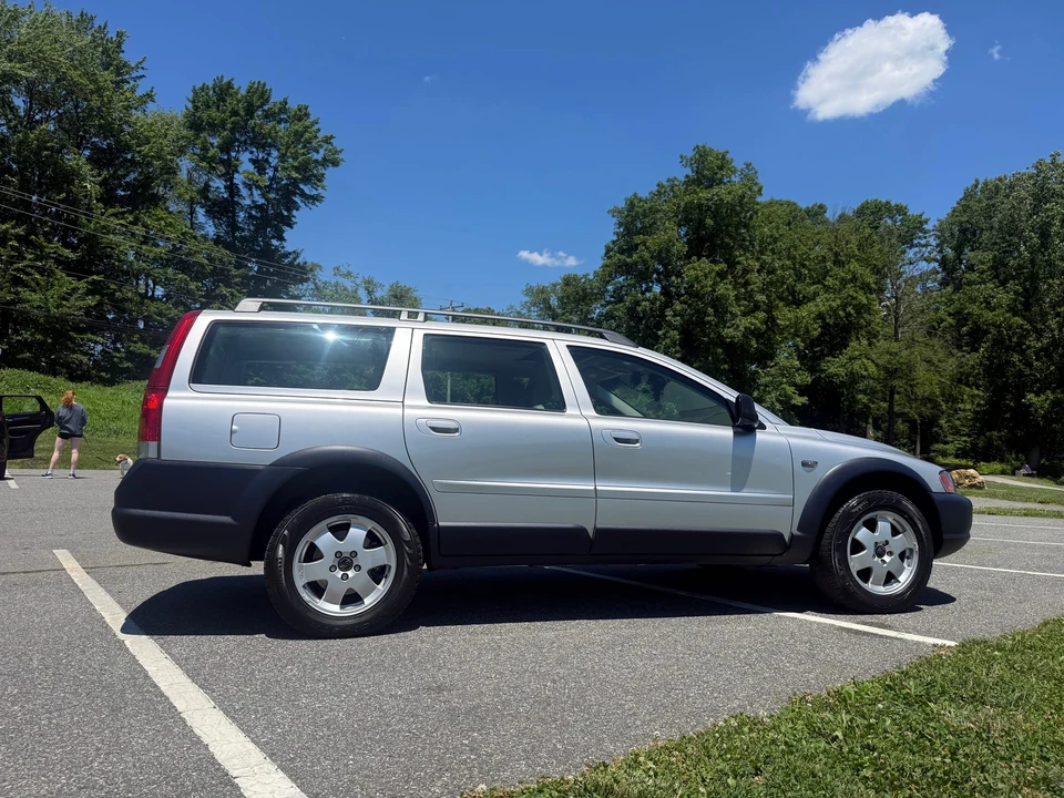 2002 Volvo V70 XC/XC70 2nd Gen - Image 17 of 31