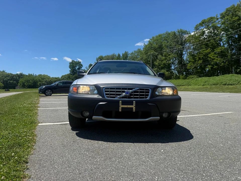 2002 Volvo V70 XC/XC70 2nd Gen - Image 11 of 31