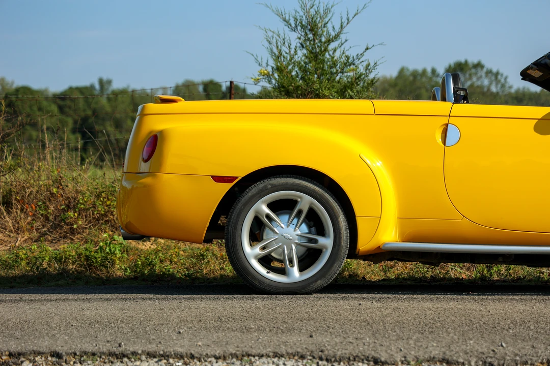 2003 Chevrolet SSR - Image 19 of 31