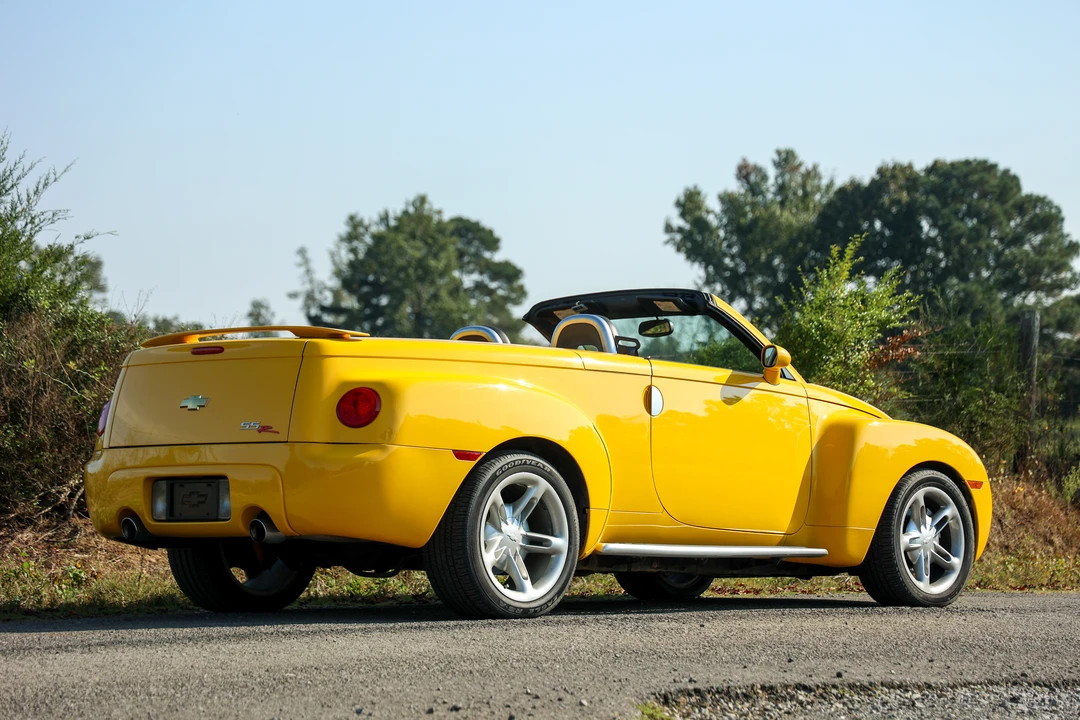 2003 Chevrolet SSR - Image 3 of 31