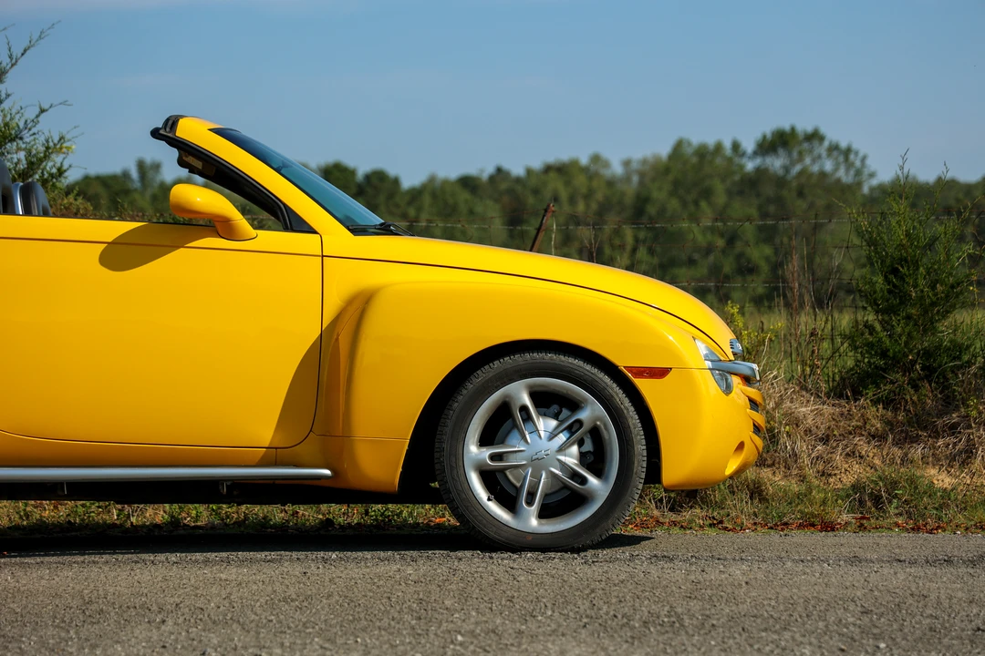 2003 Chevrolet SSR - Image 18 of 31