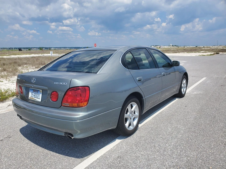 2003 Lexus GS 2nd Gen - Image 12 of 31