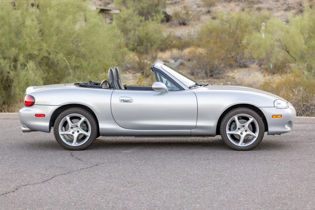 2003 Mazda NB MX-5 Miata - Image 4 of 31