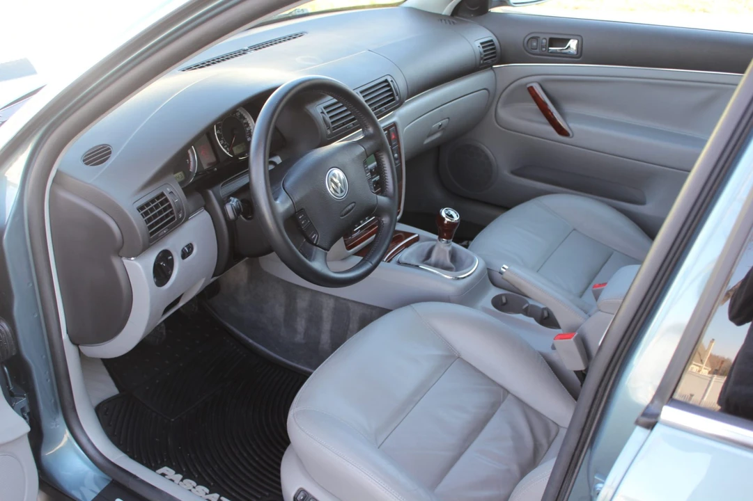 2003 Volkswagen Passat - Image 5 of 7