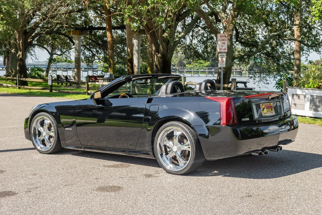 2004 Cadillac XLR - Image 5 of 31