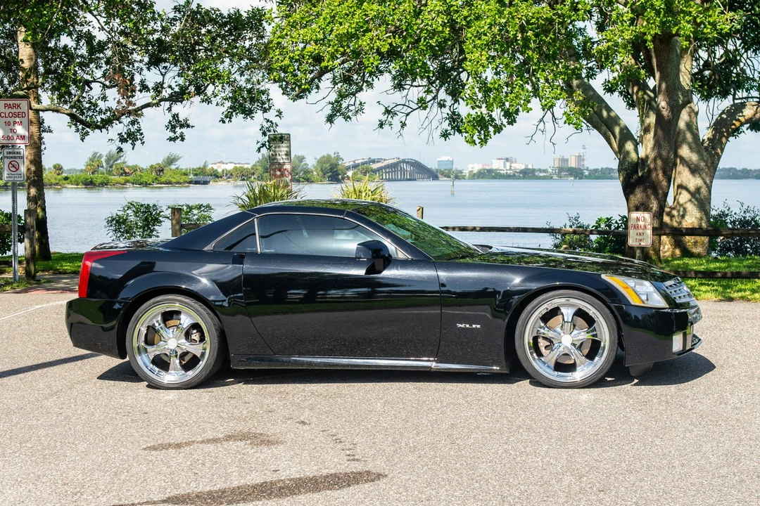 2004 Cadillac XLR - Image 17 of 31