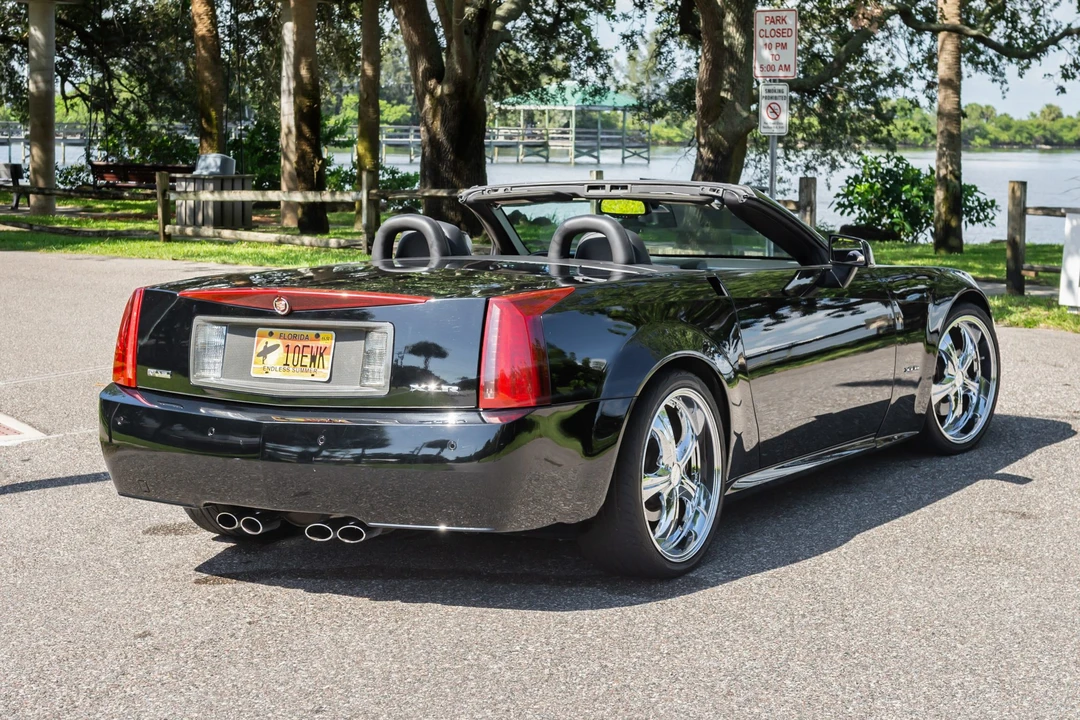 2004 Cadillac XLR - Image 7 of 31