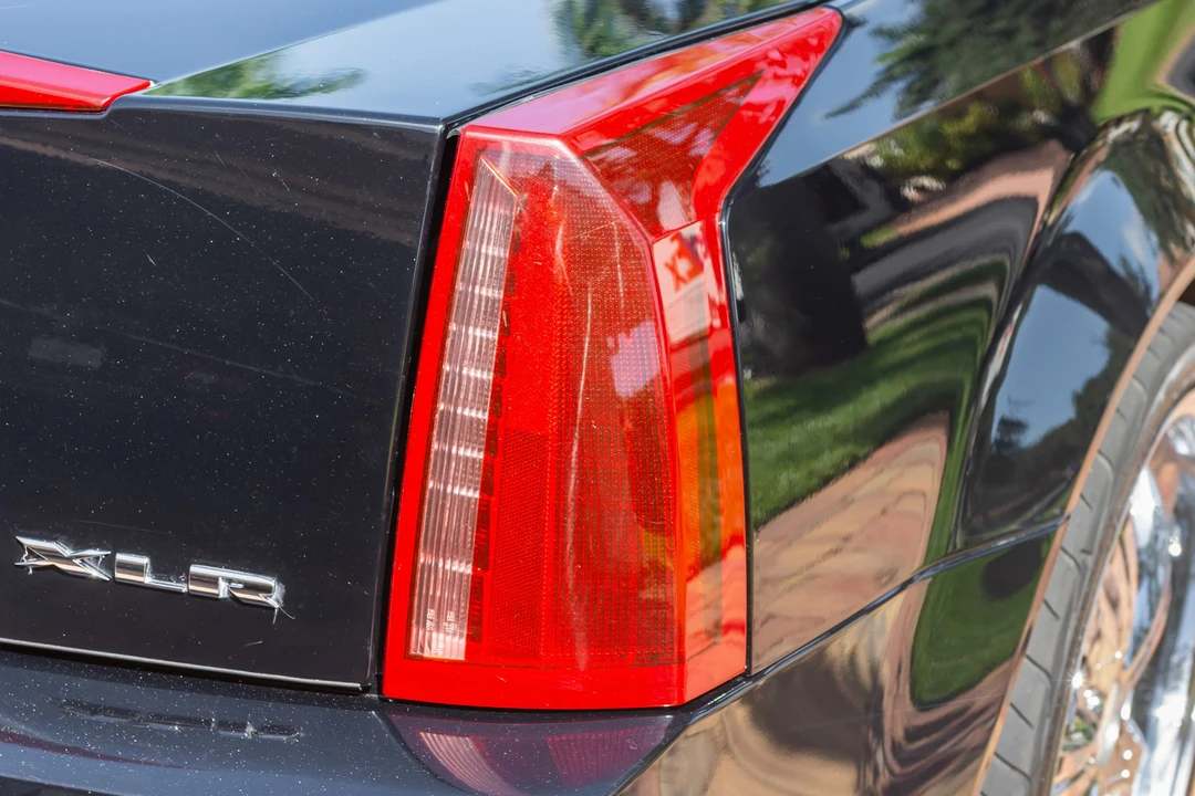 2004 Cadillac XLR - Image 30 of 31