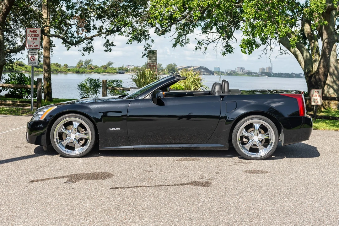 2004 Cadillac XLR - Image 4 of 31