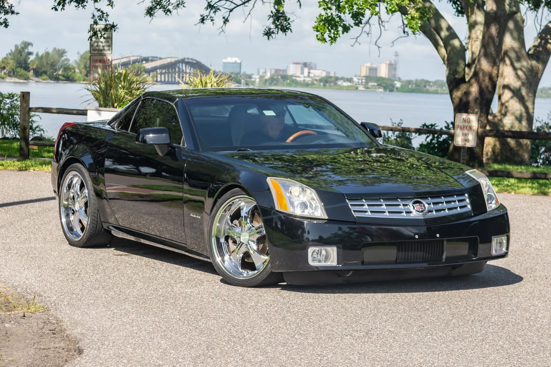 2004 Cadillac XLR - Image 9 of 31