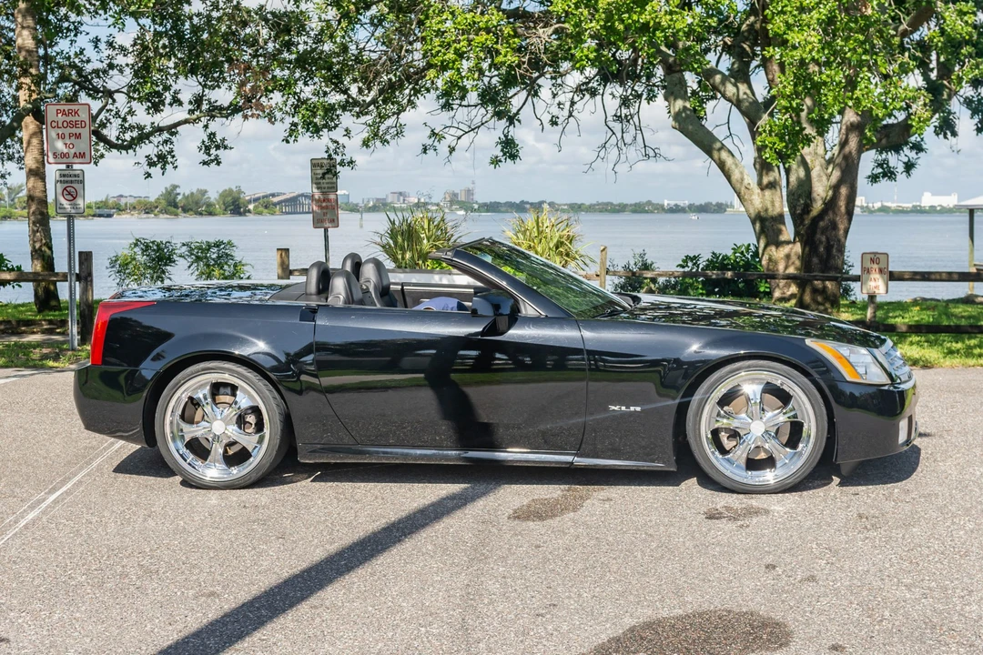 2004 Cadillac XLR - Image 8 of 31