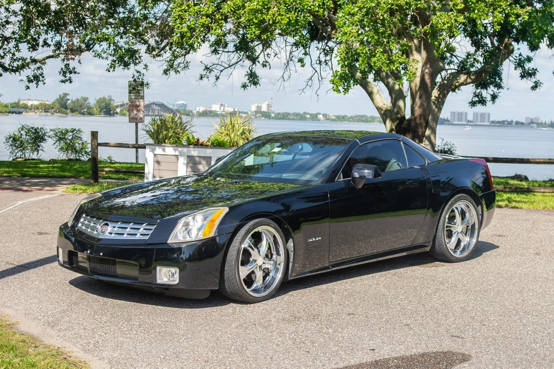 2004 Cadillac XLR - Image 12 of 31