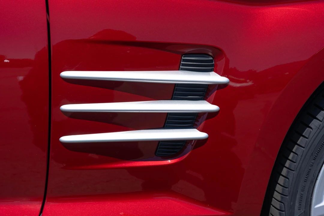2004 Chrysler Crossfire - Image 28 of 31