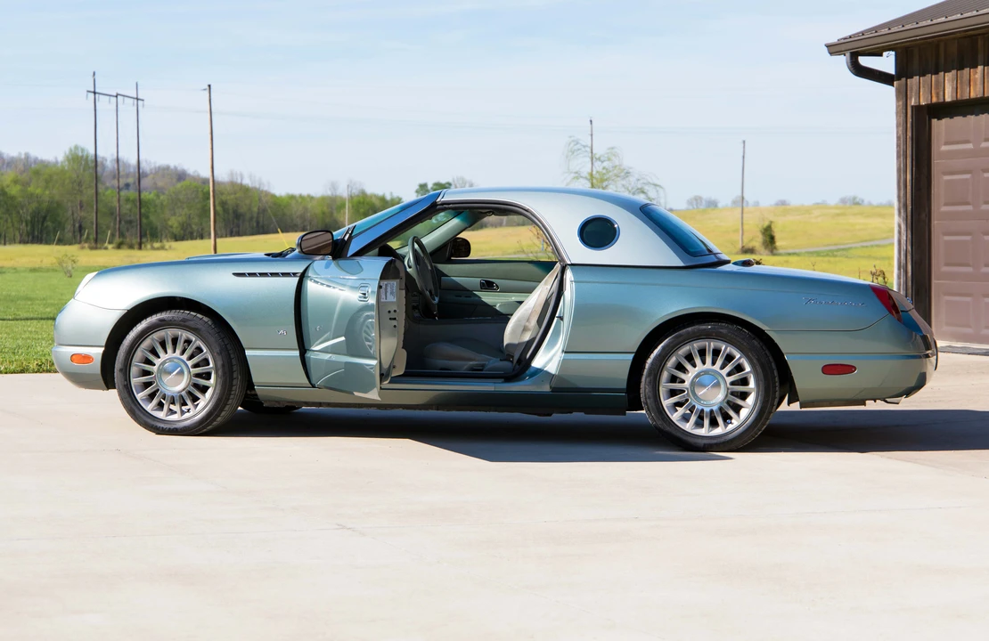 2004 Ford Thunderbird 11th Gen - Image 14 of 31