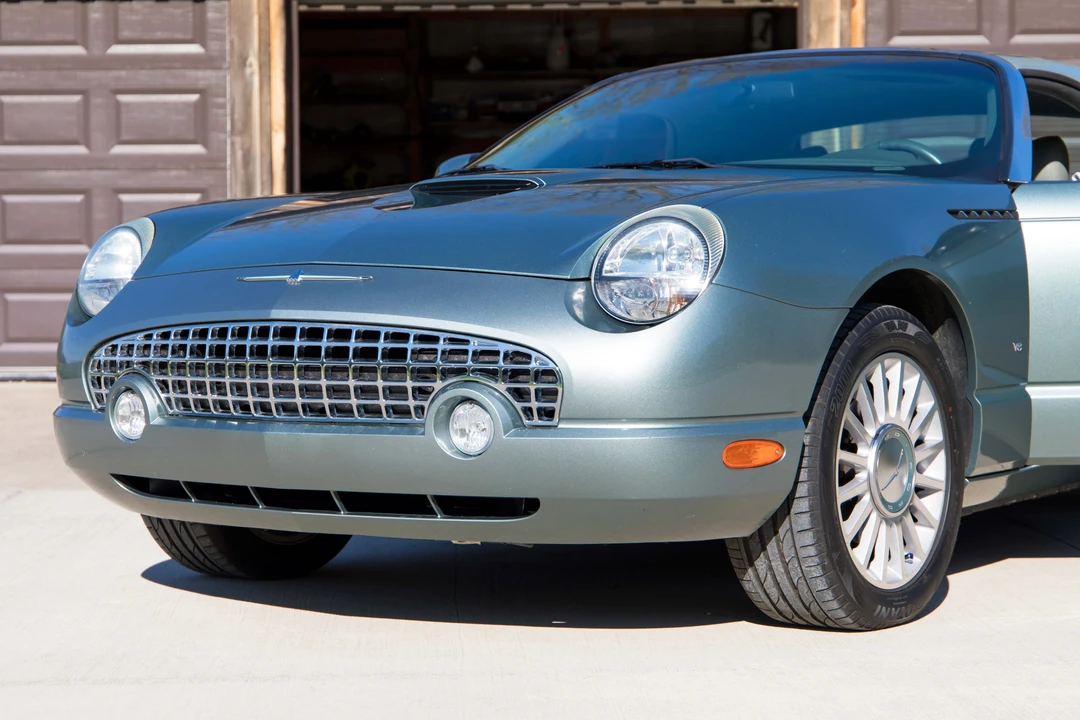 2004 Ford Thunderbird 11th Gen - Image 15 of 31