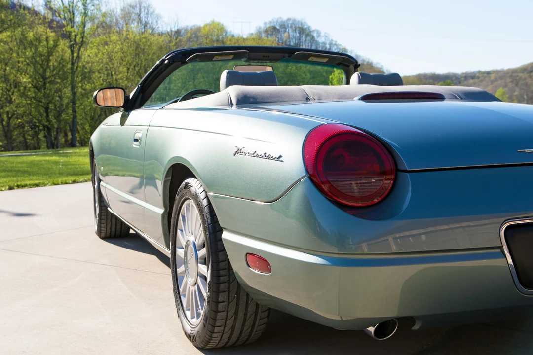 2004 Ford Thunderbird 11th Gen - Image 22 of 31