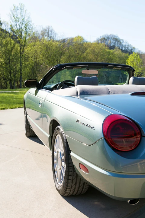 2004 Ford Thunderbird 11th Gen - Image 25 of 31