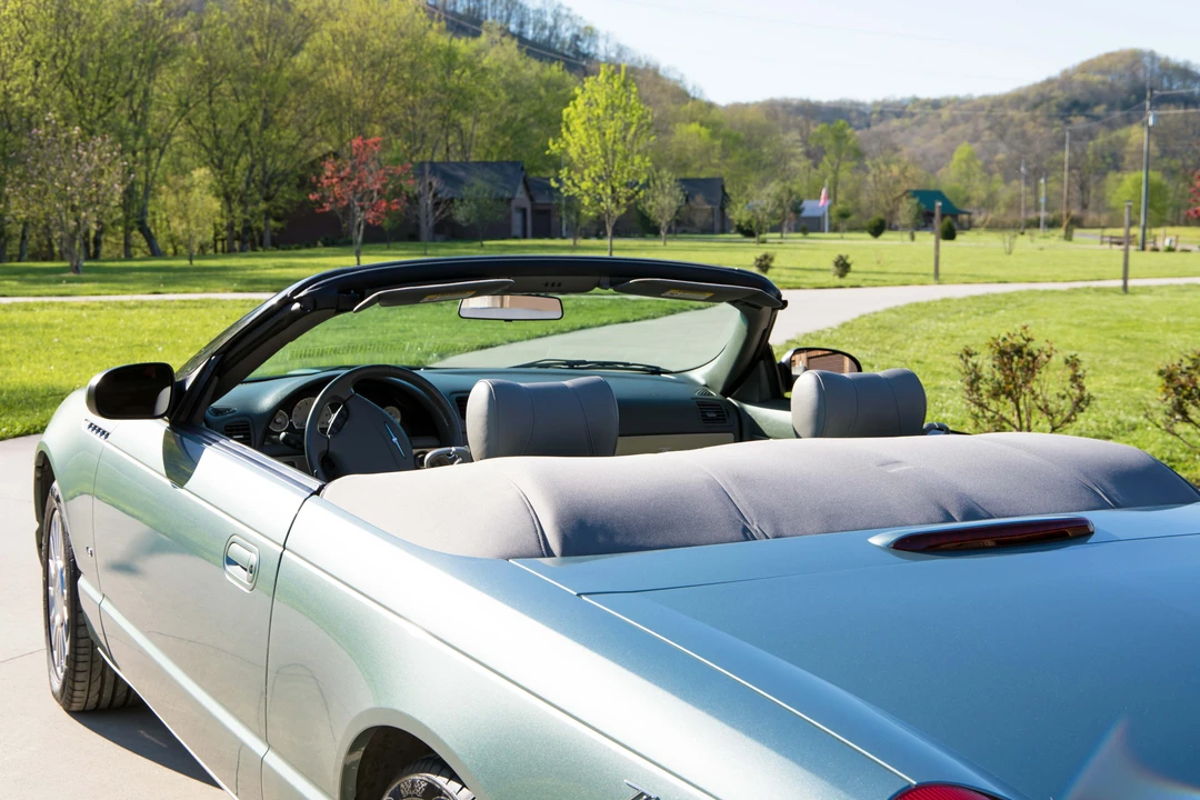 2004 Ford Thunderbird 11th Gen - Image 26 of 31