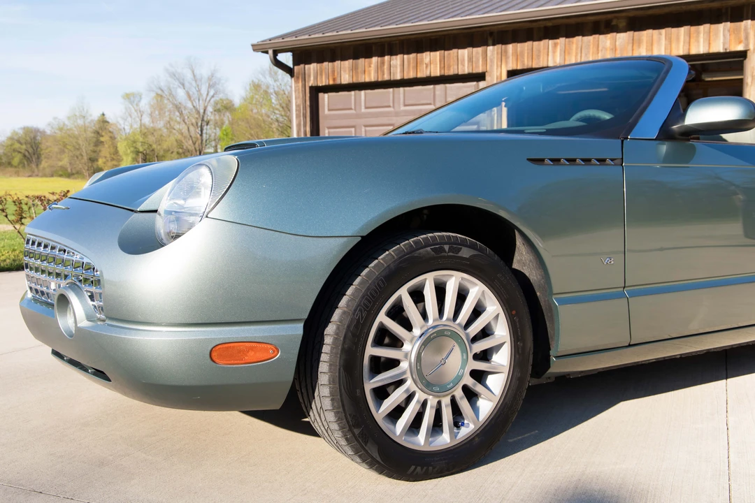 2004 Ford Thunderbird 11th Gen - Image 30 of 31