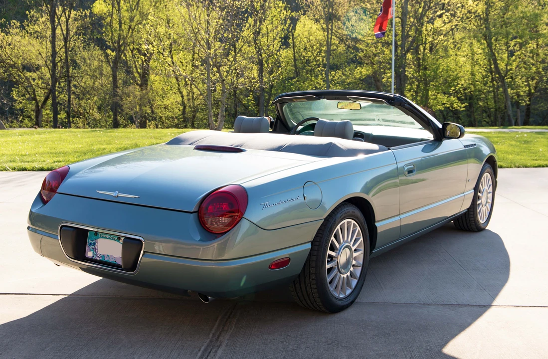 2004 Ford Thunderbird 11th Gen - Image 5 of 31