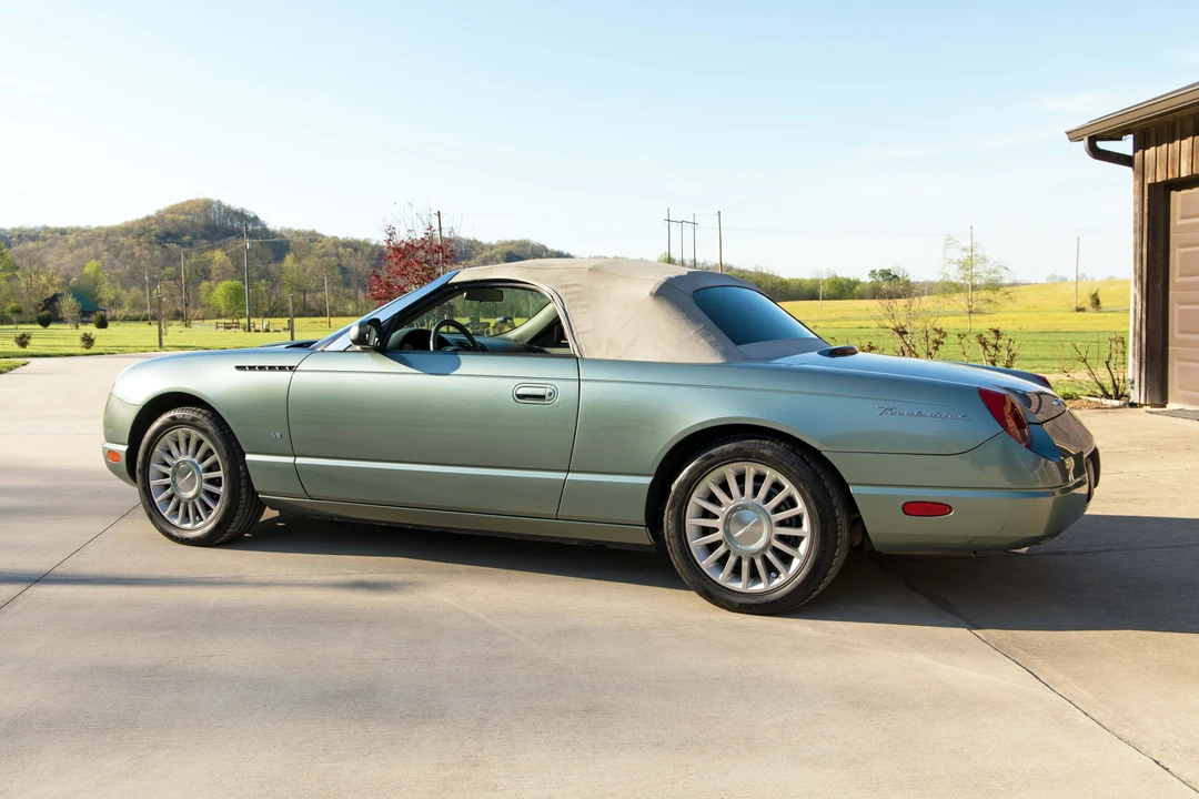 2004 Ford Thunderbird 11th Gen - Image 9 of 31