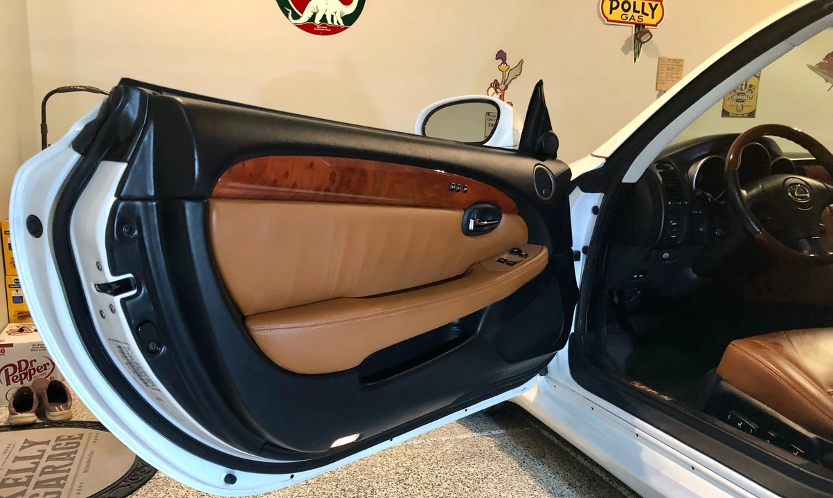 2004 Lexus SC430 - Image 28 of 31