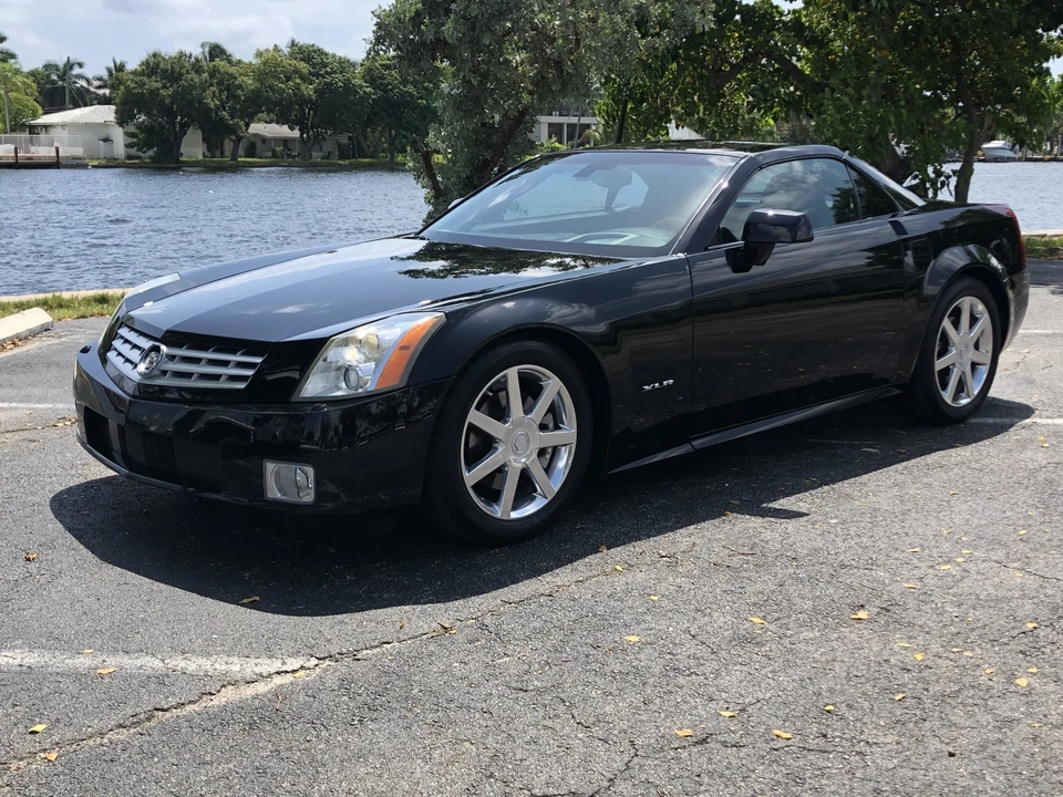 2005 Cadillac XLR - Image 4 of 31