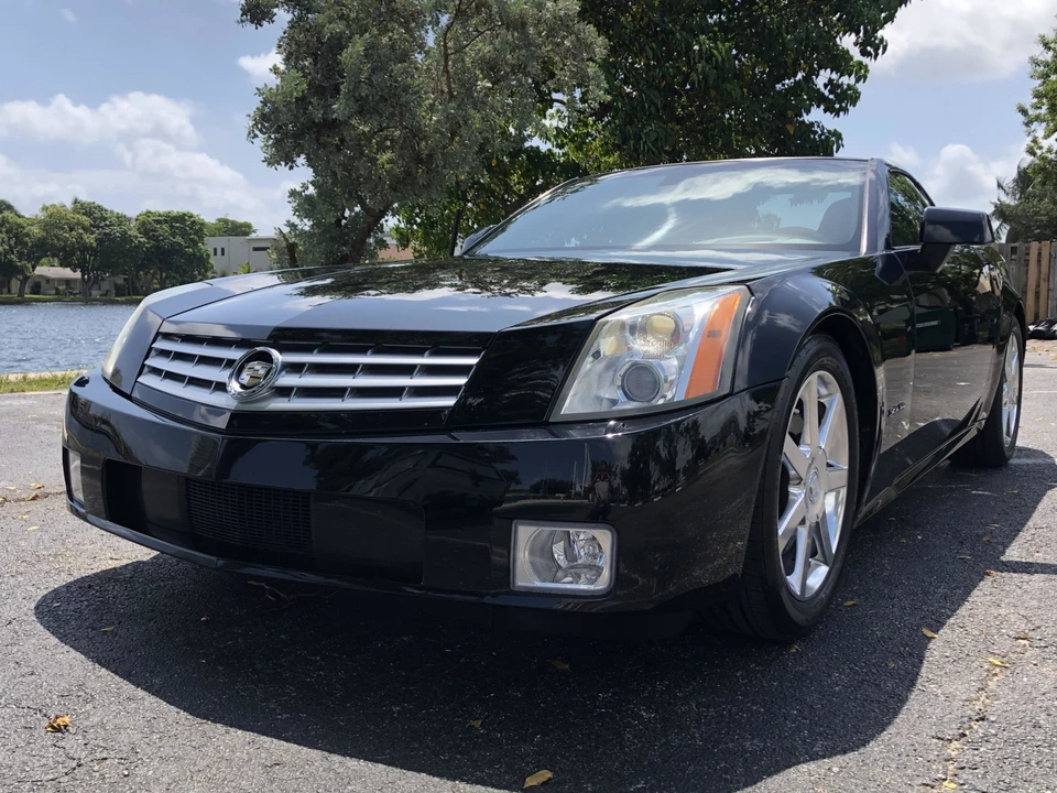 2005 Cadillac XLR - Image 6 of 31
