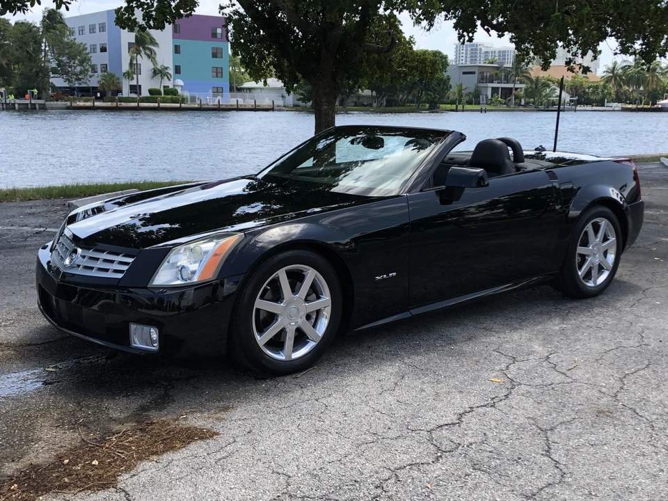 2005 Cadillac XLR - Image 27 of 31