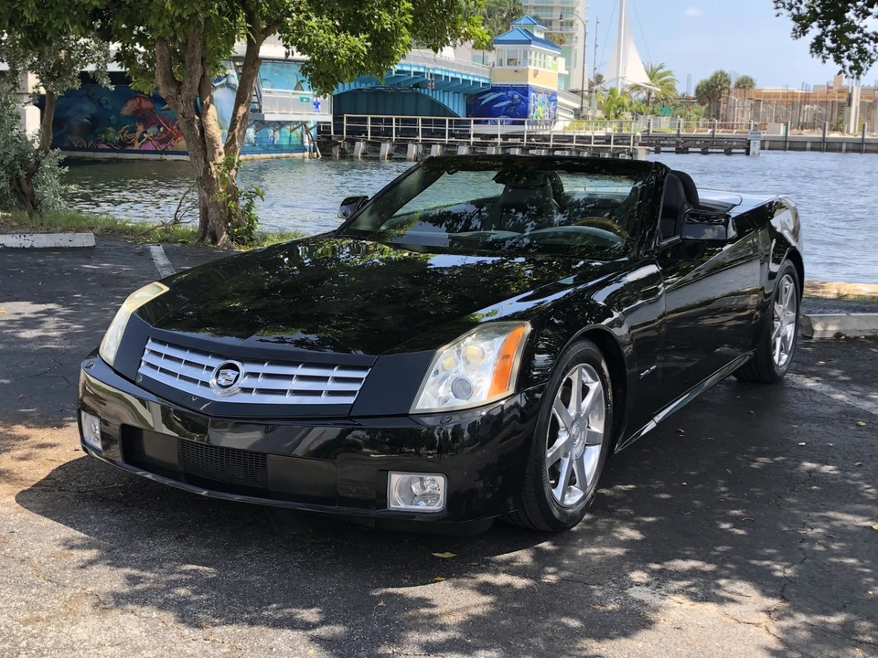 2005 Cadillac XLR - Image 30 of 31