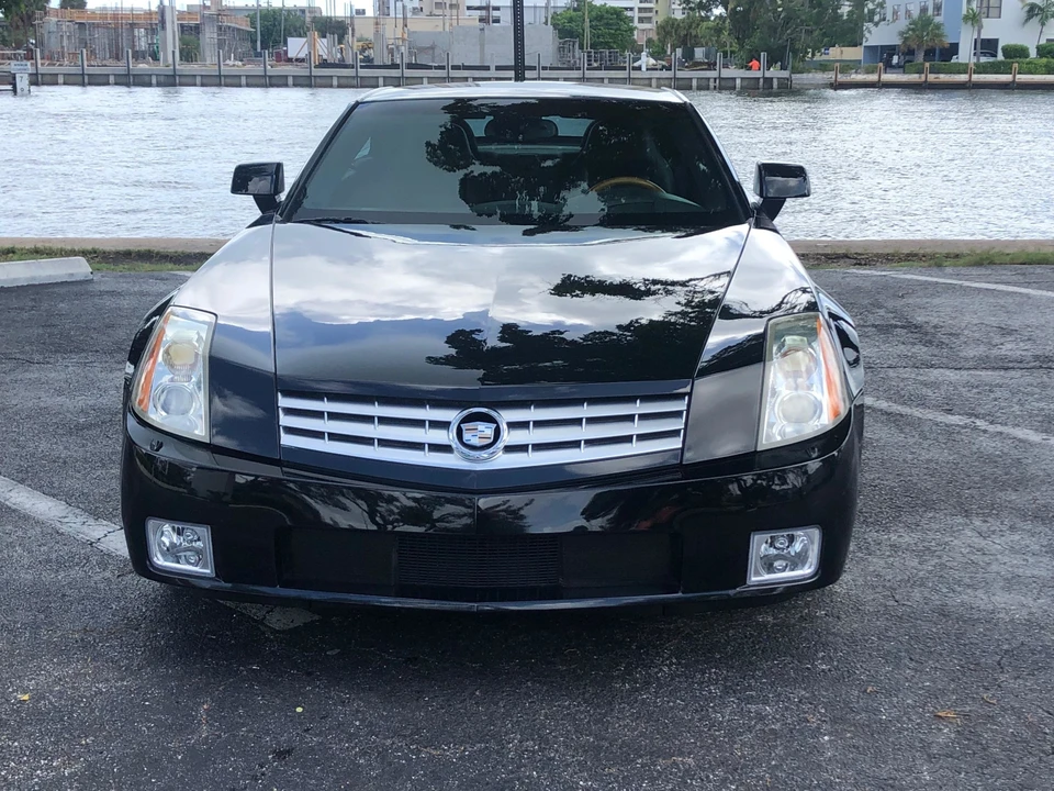 2005 Cadillac XLR - Image 8 of 31