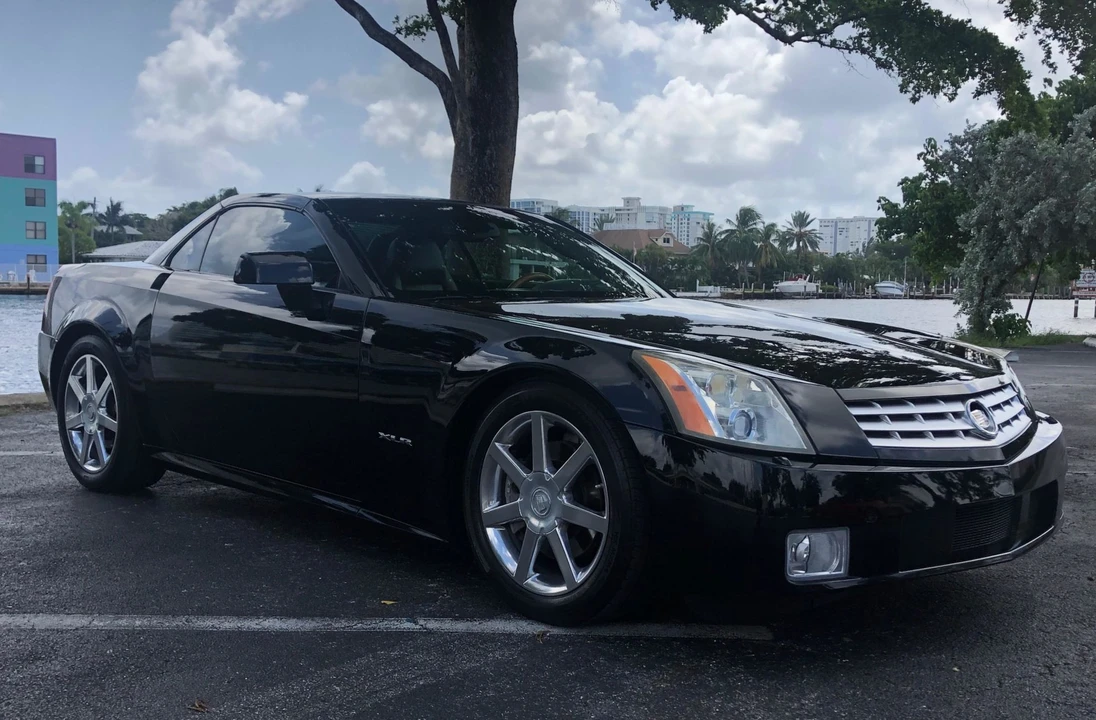 2005 Cadillac XLR - Image 13 of 31