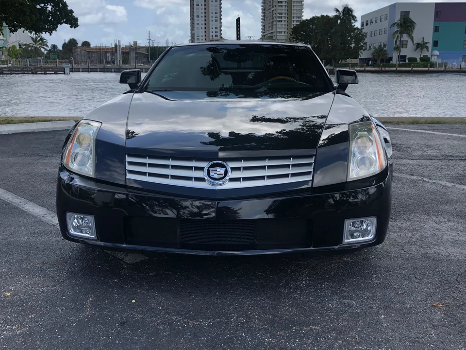 2005 Cadillac XLR - Image 10 of 31
